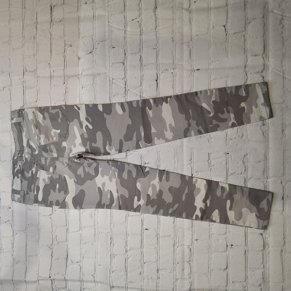 Lord & Taylor Design Lab snow winter camo pants jeans adjustable waist 10 - Picture 3 of 4